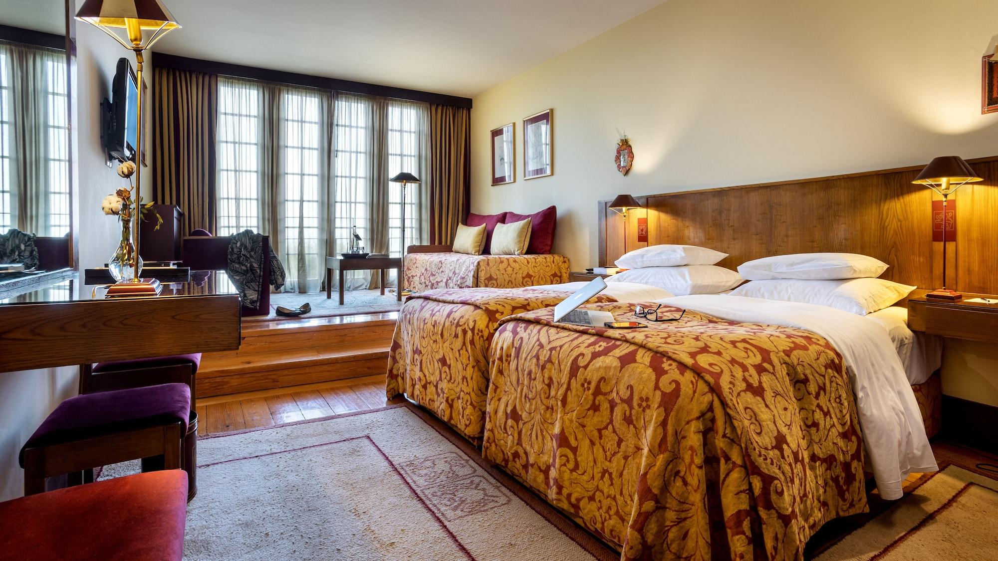 Pousada Mosteiro De Guimarães Esterno foto A room at the hotel