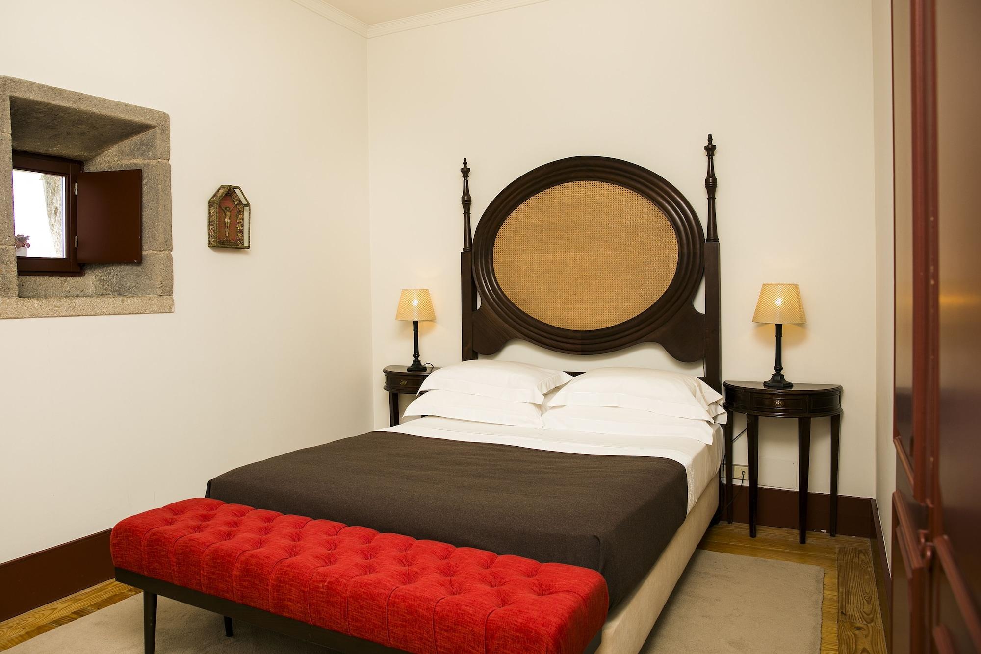 Pousada Mosteiro De Guimarães Esterno foto A room at the hotel
