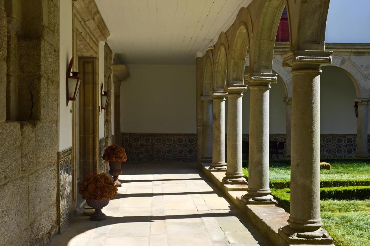 Pousada Mosteiro De Guimarães Esterno foto Cloister of the monastery