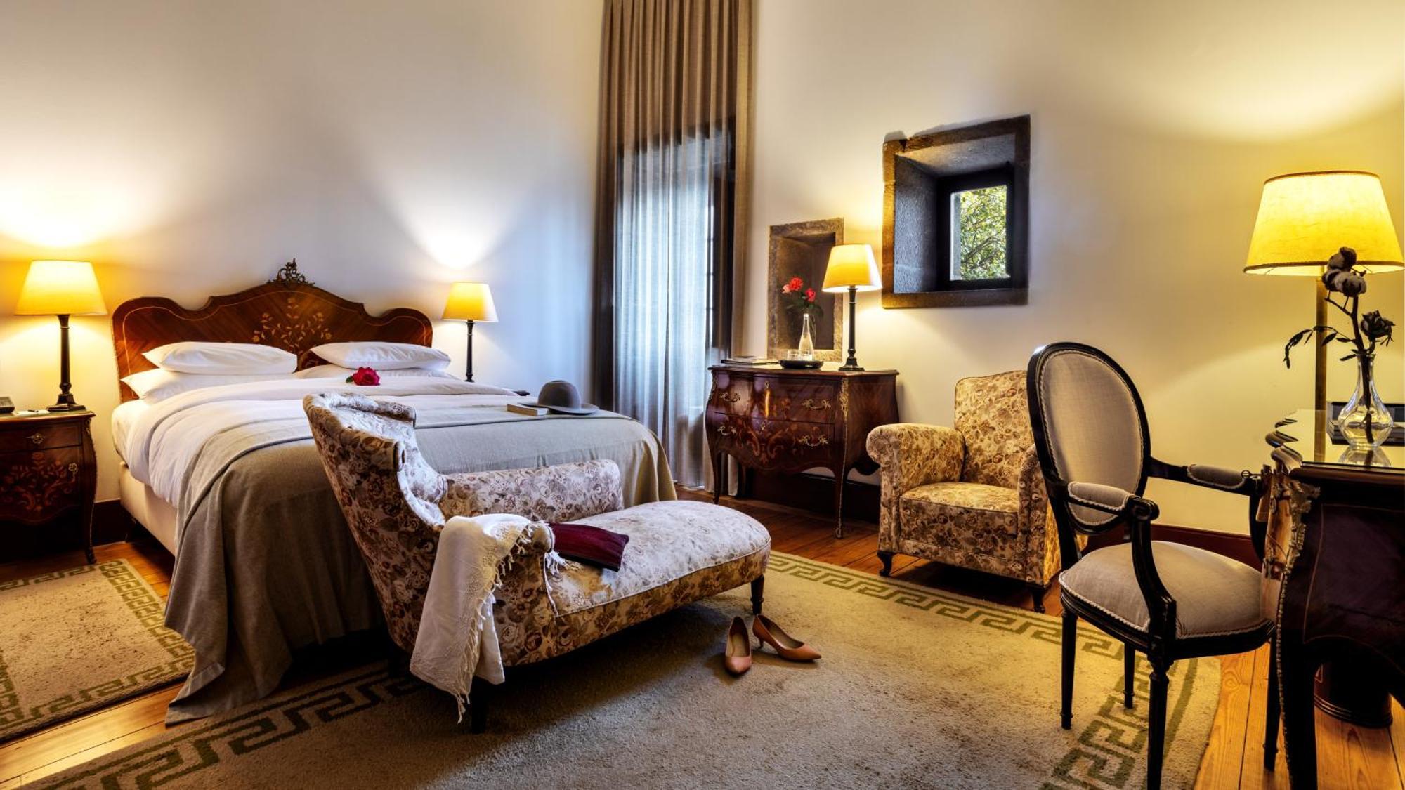 Pousada Mosteiro De Guimarães Esterno foto A room at the hotel