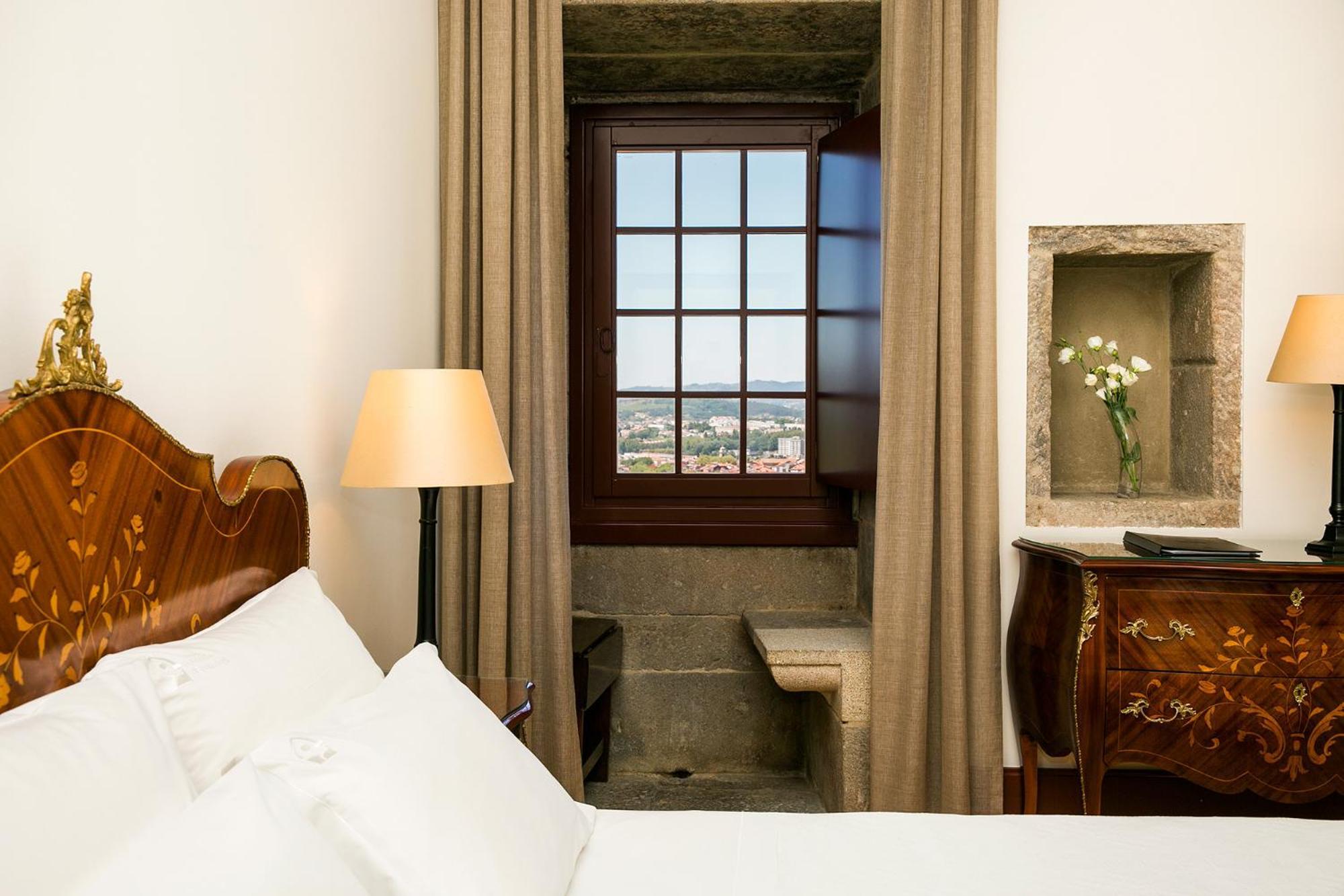 Pousada Mosteiro De Guimarães Esterno foto A room at the Hotel