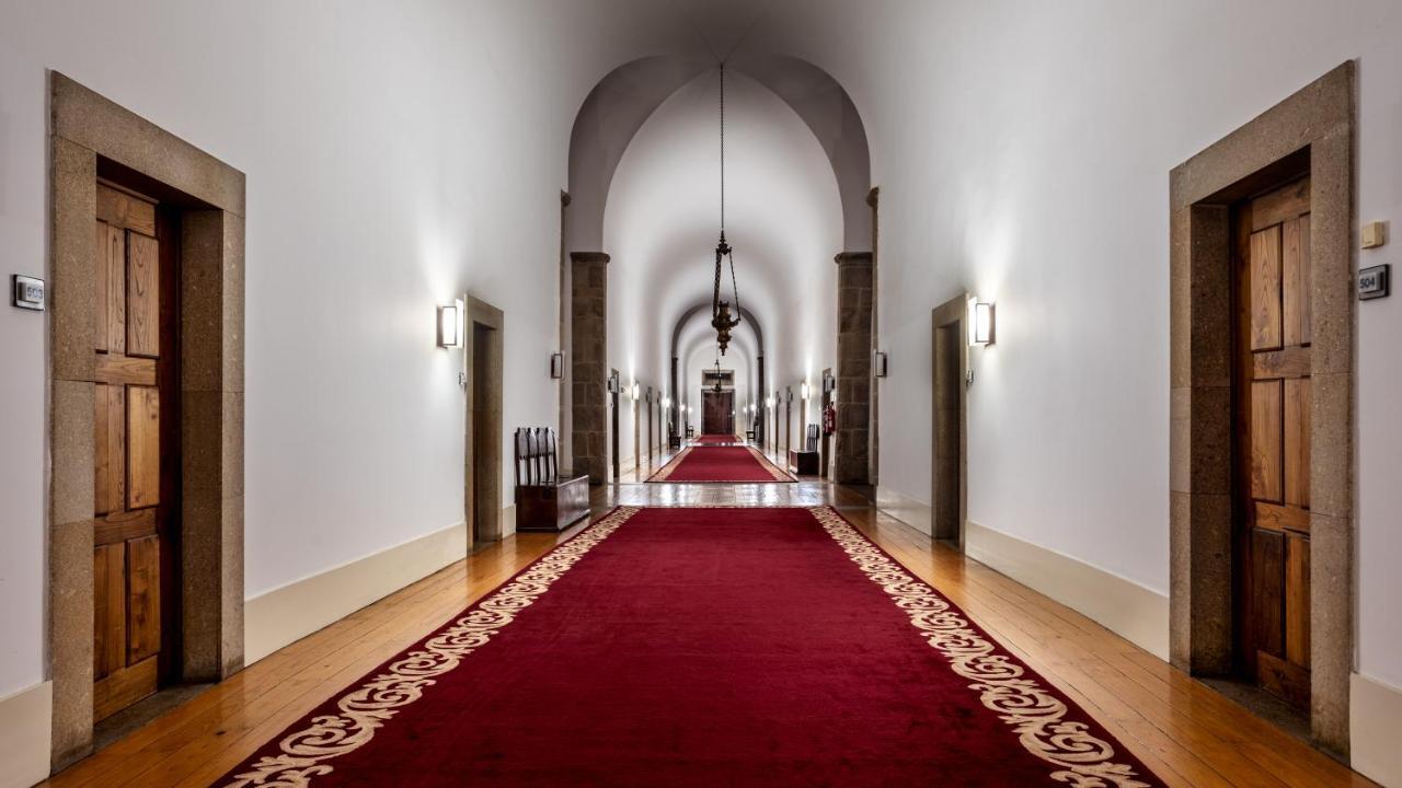 Pousada Mosteiro De Guimarães Esterno foto The corridor of the Presidential Palace