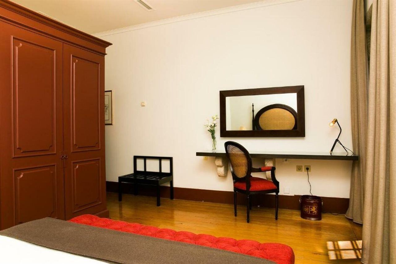 Pousada Mosteiro De Guimarães Esterno foto A room at the hotel